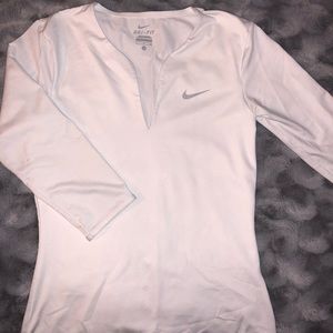 Women’s Nike 3/4 sleeve dri-fit top. LIKE NEW!